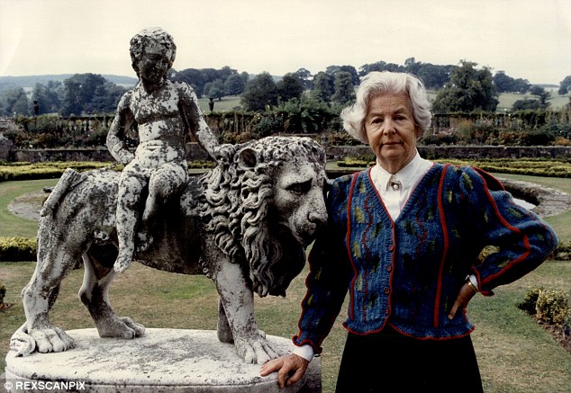 Deborah Mitford 3